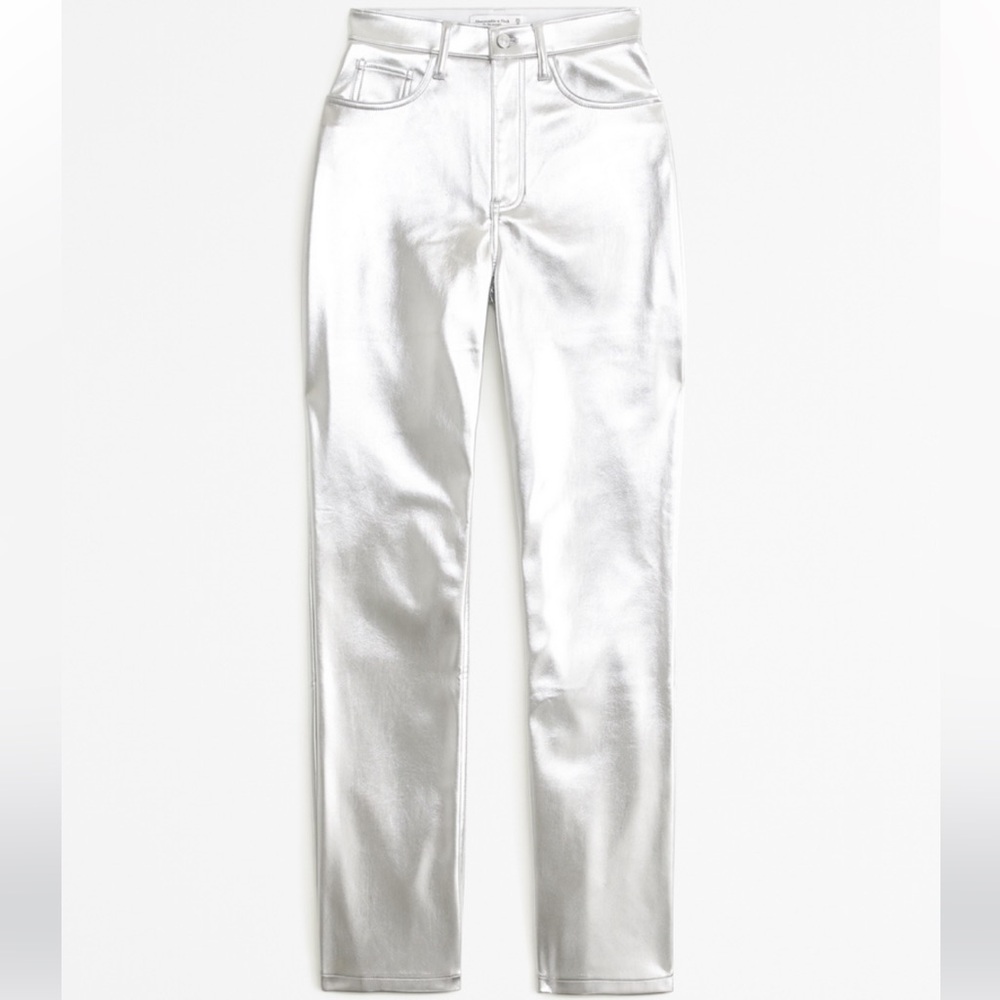 Abercrombie & Fitch Curve Love Vegan Leather 90s
Straight Pant